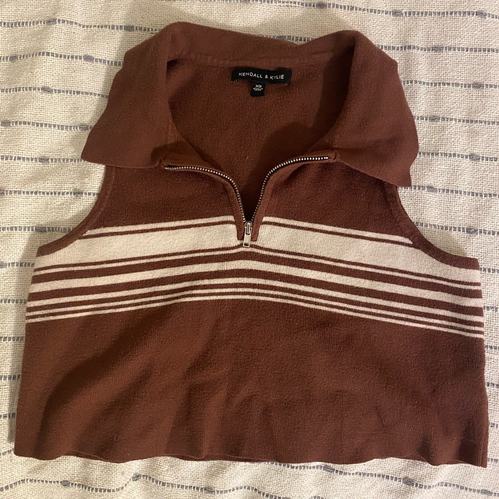 Kendal & Kylie collection brown tank top cropped shirt w/ collar